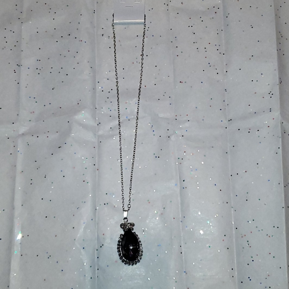 💎 Silver Necklace - Costume Jewelry